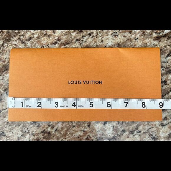 Louis Vuitton Receipt Holder Louis Vuitton Receipt Holder - Picture 7 of 8